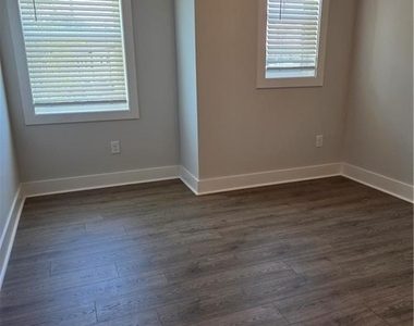 378 Sunset Hollow Street - Photo Thumbnail 15