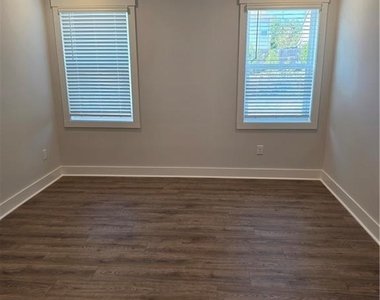 378 Sunset Hollow Street - Photo Thumbnail 3