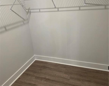 378 Sunset Hollow Street - Photo Thumbnail 12