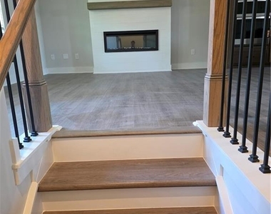 378 Sunset Hollow Street - Photo Thumbnail 9