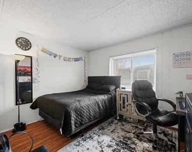3223 W Parkway Drive - Photo Thumbnail 12