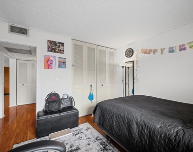 3223 W Parkway Drive - Photo Thumbnail 13