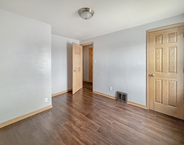 5156 W 63rd Place - Photo Thumbnail 15