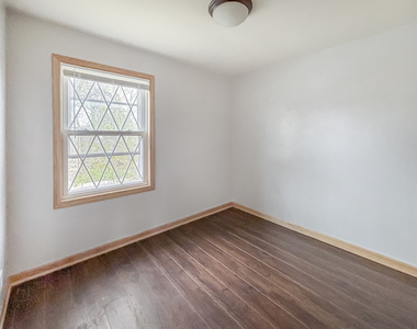 5156 W 63rd Place - Photo Thumbnail 9