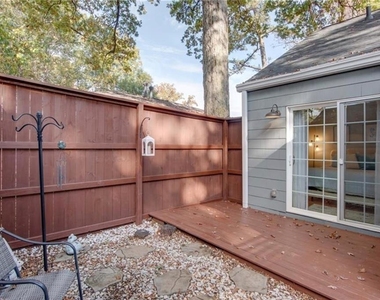 1426 Clermont Avenue - Photo Thumbnail 12