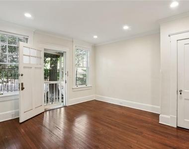 385 10th Street Ne - Photo Thumbnail 2