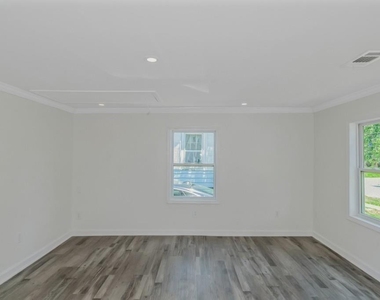 204 Mill - Photo Thumbnail 8