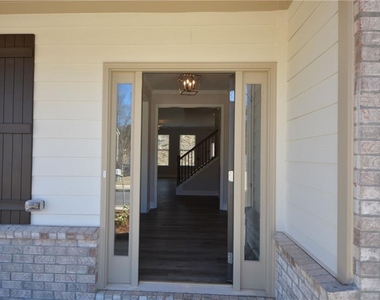 232 Hellen Valley Drive - Photo Thumbnail 4