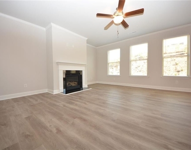 232 Hellen Valley Drive - Photo Thumbnail 10
