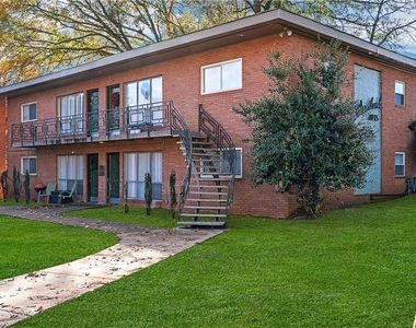 1135 Woodland Avenue Ne - Photo Thumbnail 2