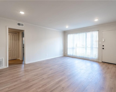 1135 Woodland Avenue Ne - Photo Thumbnail 6
