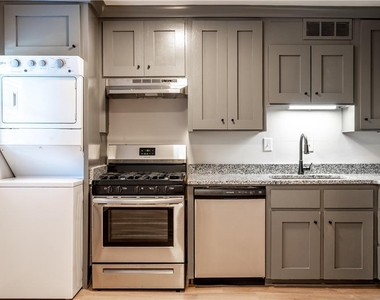 1135 Woodland Avenue Ne - Photo Thumbnail 9