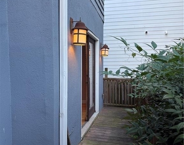 566 Rankin Street Ne - Photo Thumbnail 7