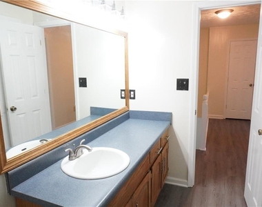 2421 Fieldstone Drive Se - Photo Thumbnail 30