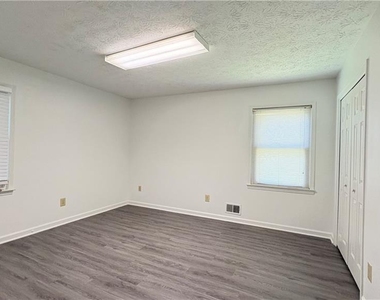 2421 Fieldstone Drive Se - Photo Thumbnail 32