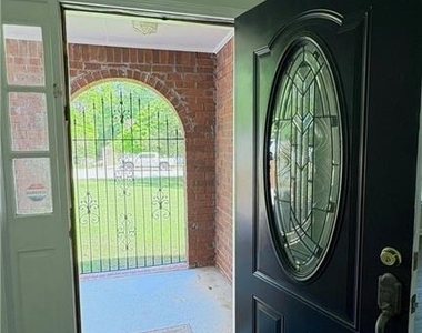 2421 Fieldstone Drive Se - Photo Thumbnail 7