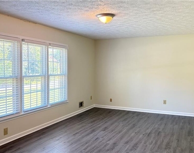 2421 Fieldstone Drive Se - Photo Thumbnail 33