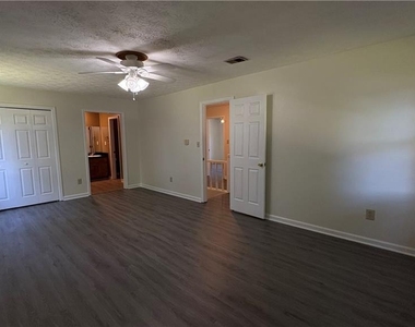 2421 Fieldstone Drive Se - Photo Thumbnail 24