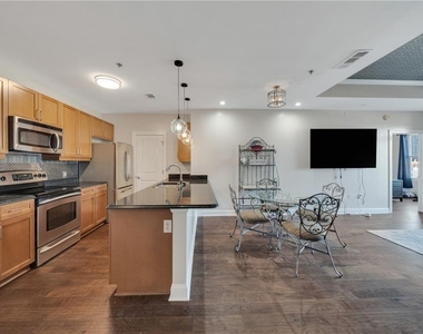 325 E Paces Ferry Road Ne - Photo Thumbnail 3