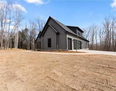 3255 Tanners Mill Road - Photo Thumbnail 9