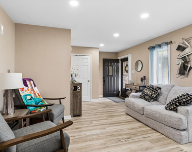 407 Greenfield Road - Photo Thumbnail 2