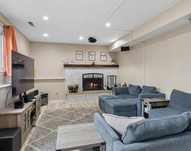 407 Greenfield Road - Photo Thumbnail 9