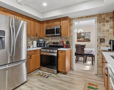407 Greenfield Road - Photo Thumbnail 4