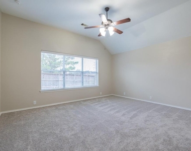 5402 Hickory Harvest Drive - Photo Thumbnail 8