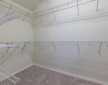 5402 Hickory Harvest Drive - Photo Thumbnail 11