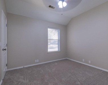 5402 Hickory Harvest Drive - Photo Thumbnail 14