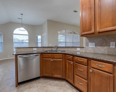 5402 Hickory Harvest Drive - Photo Thumbnail 4