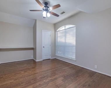 5402 Hickory Harvest Drive - Photo Thumbnail 12