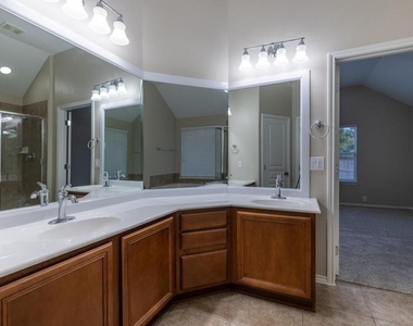 5402 Hickory Harvest Drive - Photo Thumbnail 10