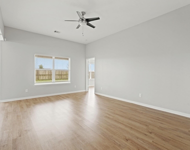 7126 Montclair Peak Lane - Photo Thumbnail 6