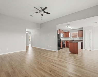 7126 Montclair Peak Lane - Photo Thumbnail 7
