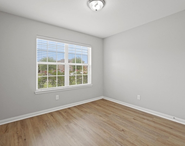 7126 Montclair Peak Lane - Photo Thumbnail 2