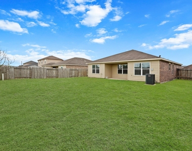 7126 Montclair Peak Lane - Photo Thumbnail 15