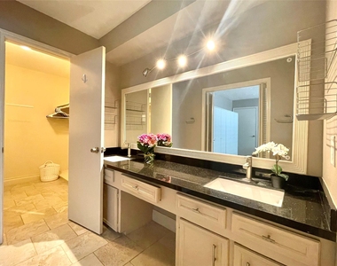3023 Sam Houston Drive - Photo Thumbnail 16