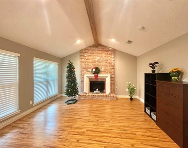 3023 Sam Houston Drive - Photo Thumbnail 2