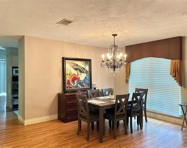 3023 Sam Houston Drive - Photo Thumbnail 7