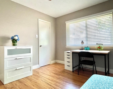 3023 Sam Houston Drive - Photo Thumbnail 24
