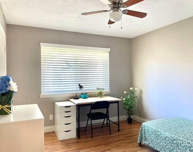 3023 Sam Houston Drive - Photo Thumbnail 23