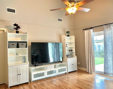 3023 Sam Houston Drive - Photo Thumbnail 13