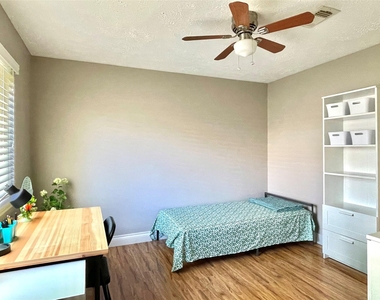 3023 Sam Houston Drive - Photo Thumbnail 25