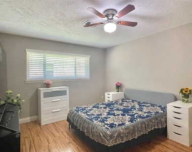 3023 Sam Houston Drive - Photo Thumbnail 15