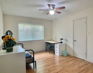 3023 Sam Houston Drive - Photo Thumbnail 21