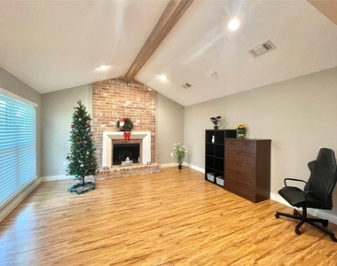 3023 Sam Houston Drive - Photo Thumbnail 3