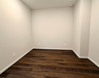 5815 Fairdale Lane - Photo Thumbnail 16
