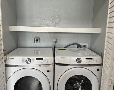 502 Avenue F - Photo Thumbnail 16