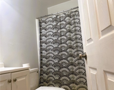 6009 Noranda Drive - Photo Thumbnail 7